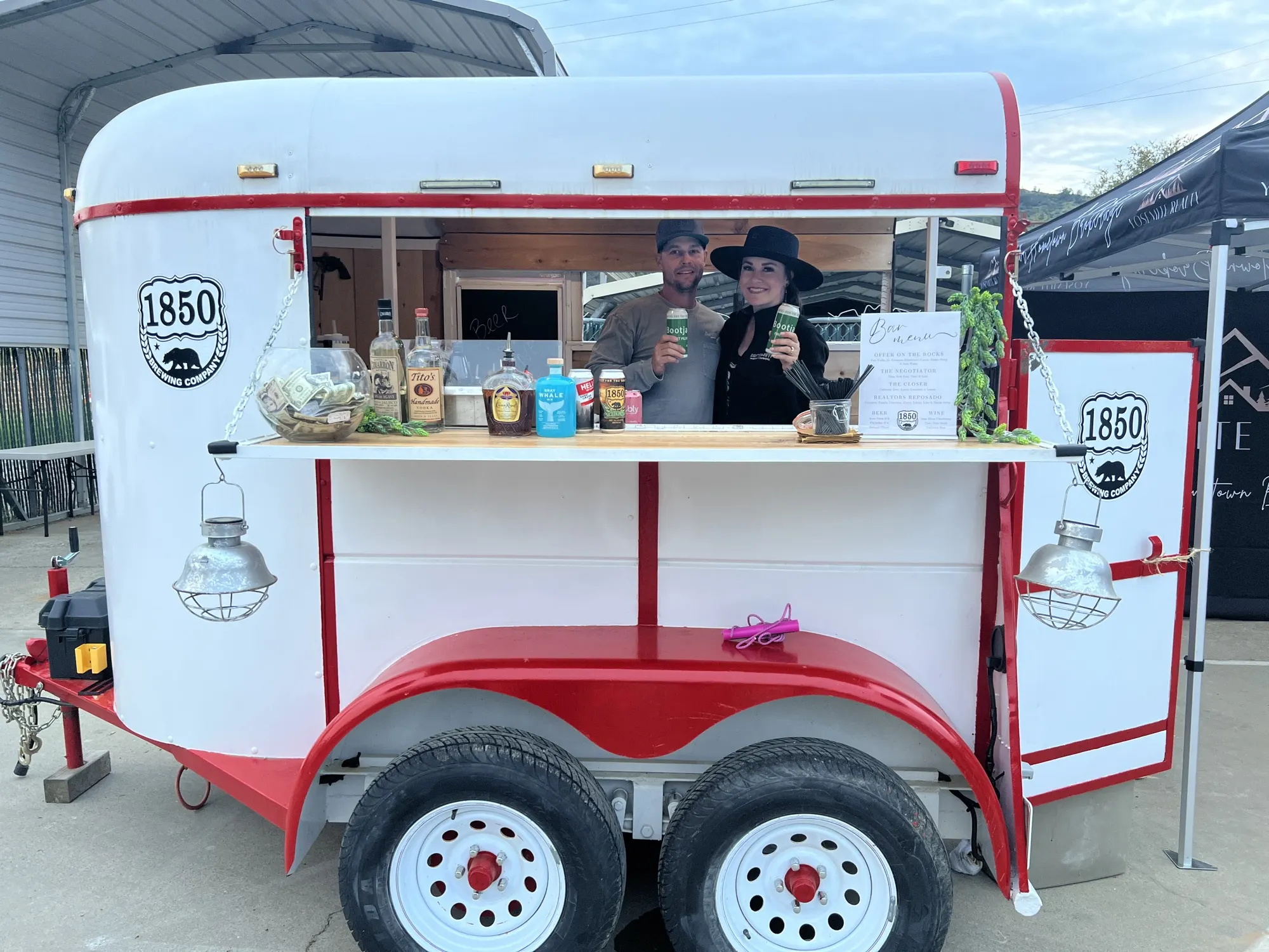 The Show Pony mobile bar trailer